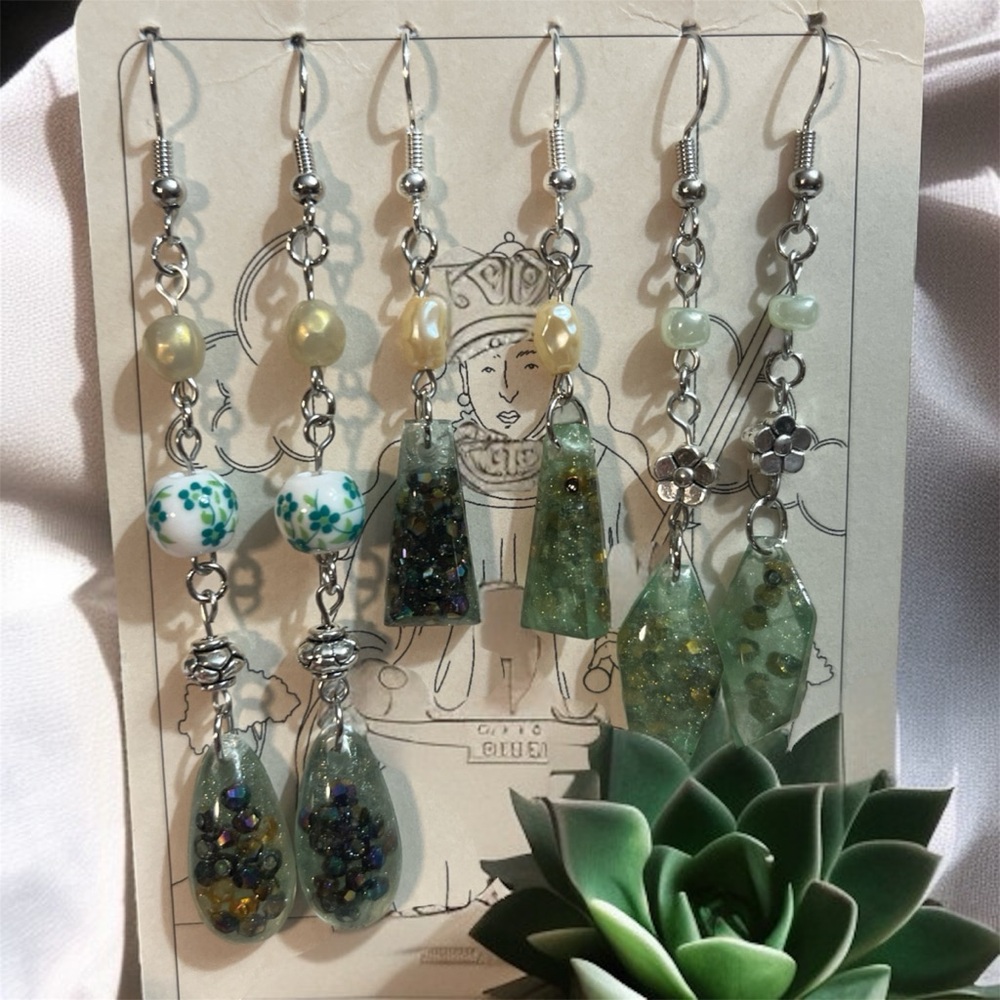 Handmade Elegant Green and Silver Earrings Set